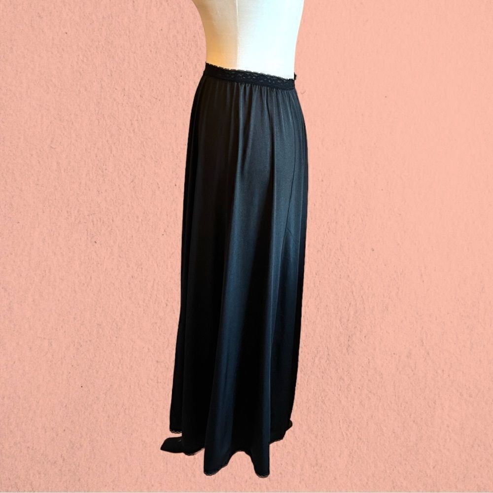 Vintage black maxi slip skirt with lace trim - Picture 2 of 7
